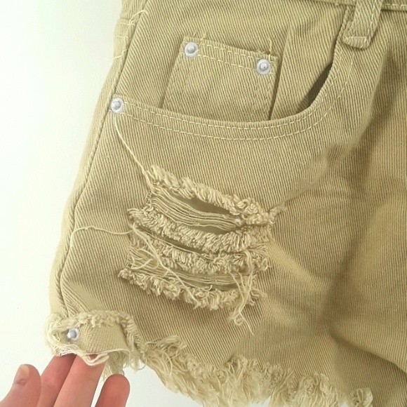 Size s tan unbranded cute shorts - Picture 2 of 9
